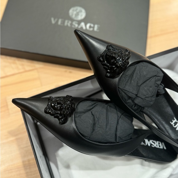 Versace La Medusa Leather Slingback Flat - Picture 5 of 6